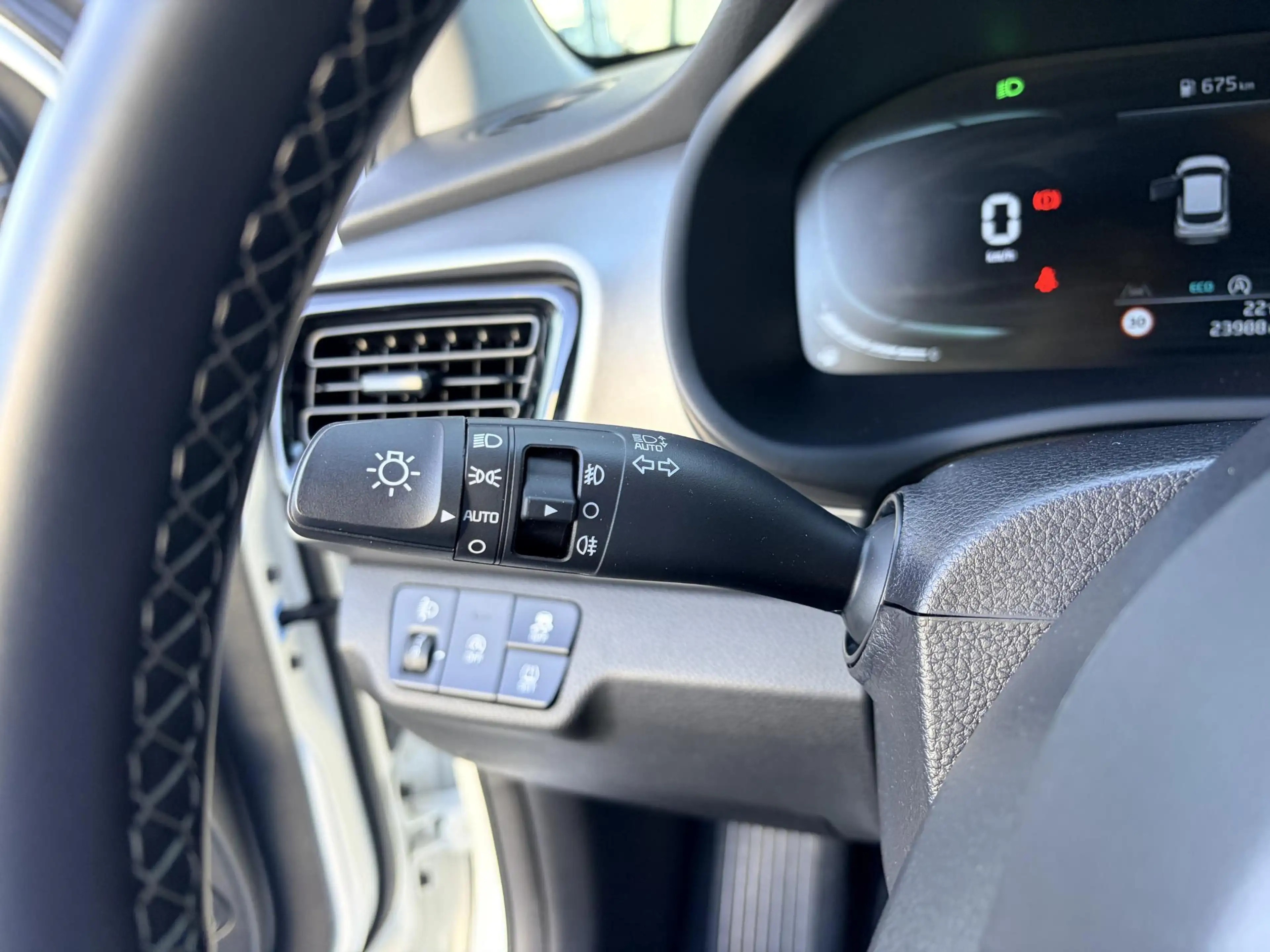 Kia Stonic 1.0 T-GDi MHEV DynamicLine | Lichtmetalen Velgen | — photo 15