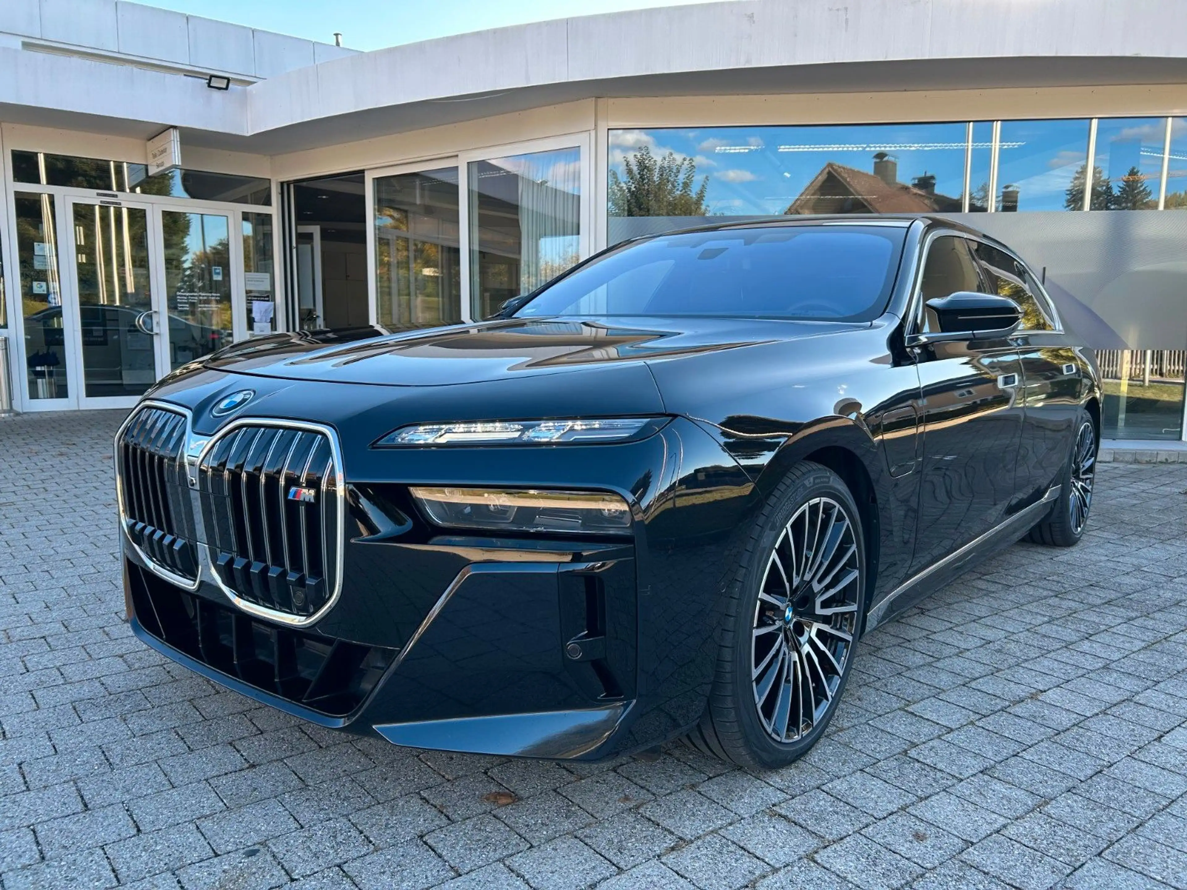 BMW 760 e xDrive - B&W, Fond-TV., Executive Lounge — photo 7