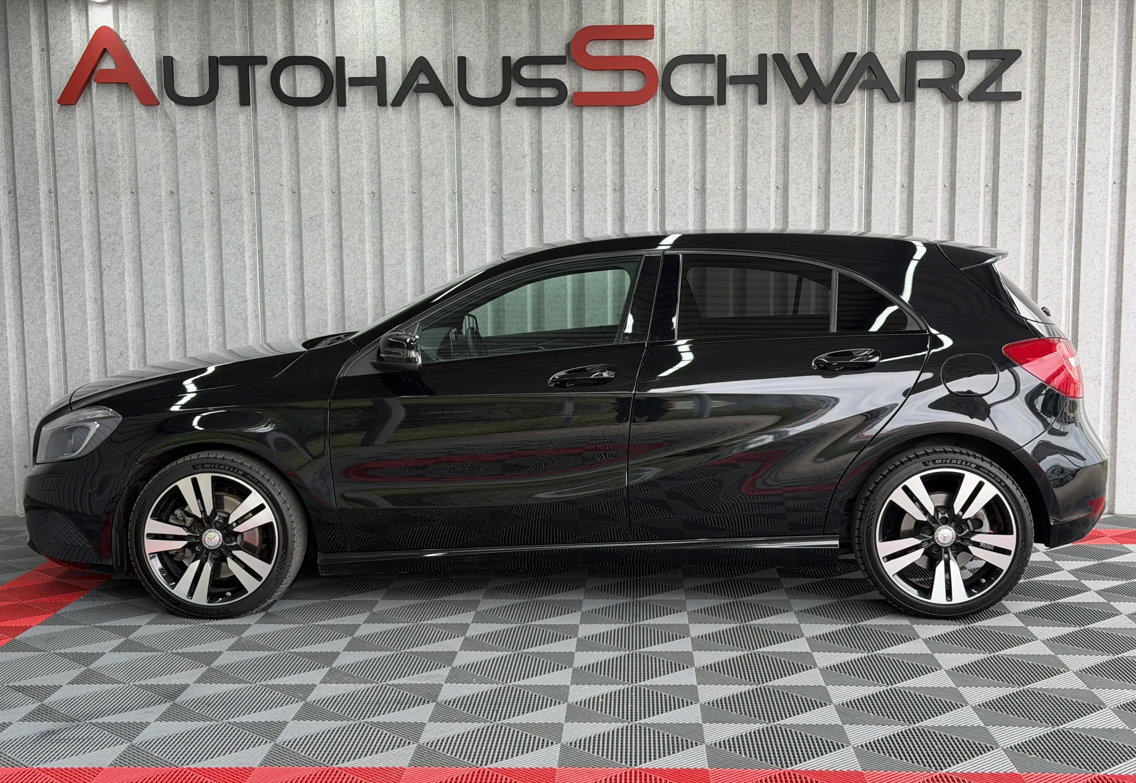 Mercedes-Benz A 250 A 250 4Matic Urban Aut. Leder Kamera Led Memory — photo 4