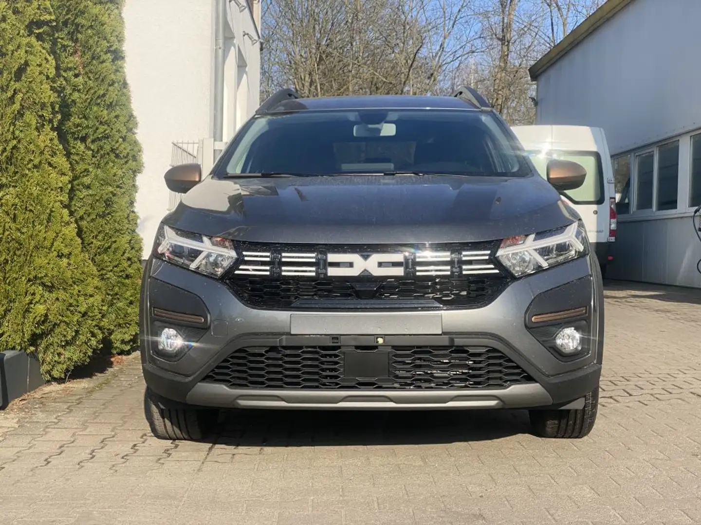 Dacia Jogger Hybrid 140 Extreme mit Standheizung Grau - 2