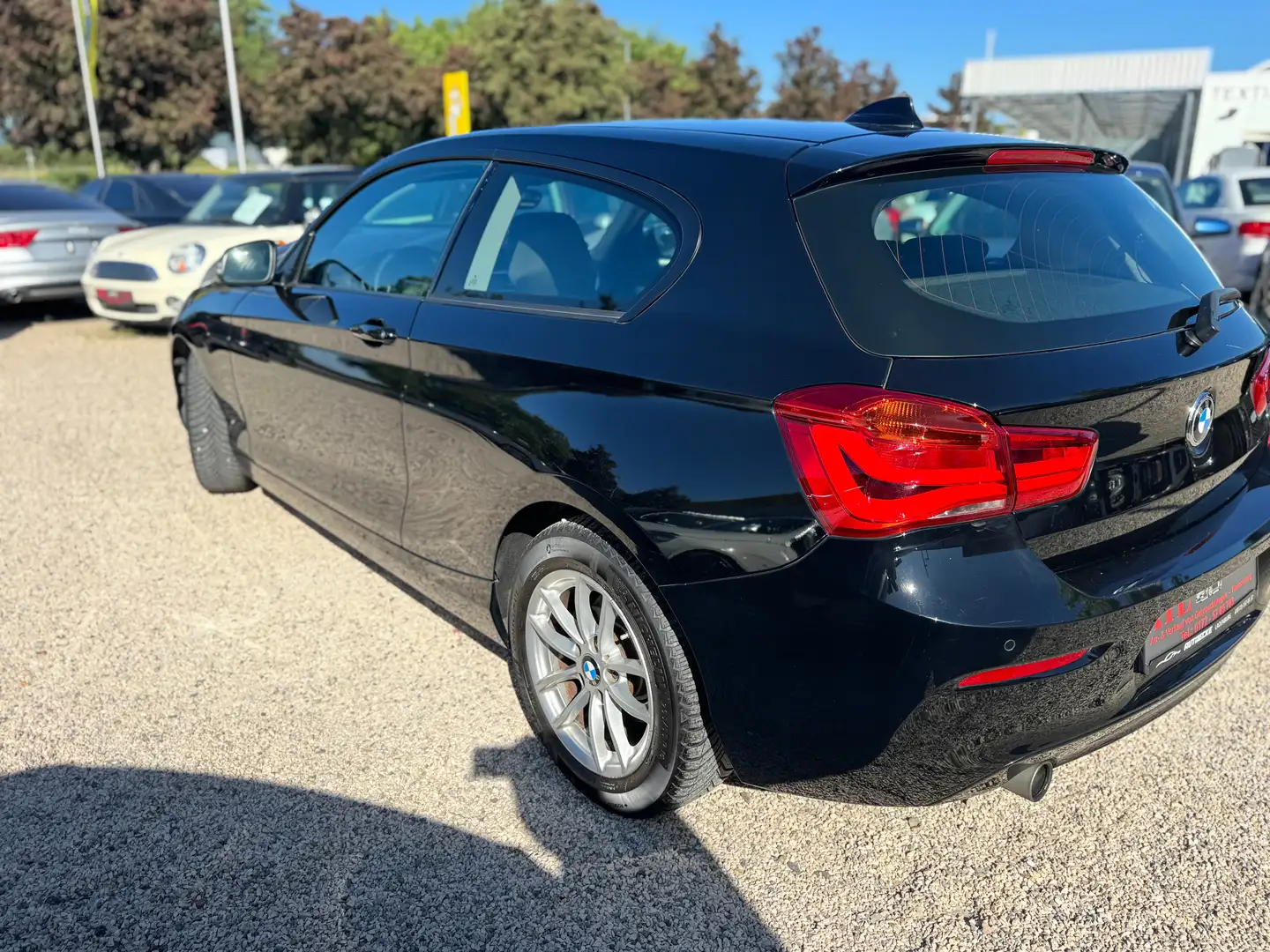 BMW 118 118 i Advantage Schwarz - 2