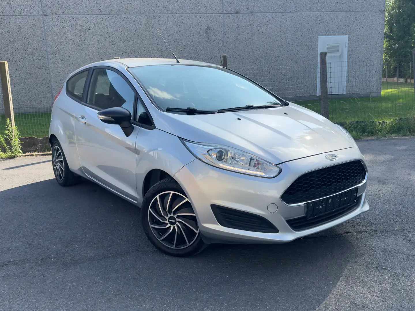 Ford Fiesta Fiesta 1.25 * 1 Jaar Garantie * Gekeurd VVK. * Zilver - 1