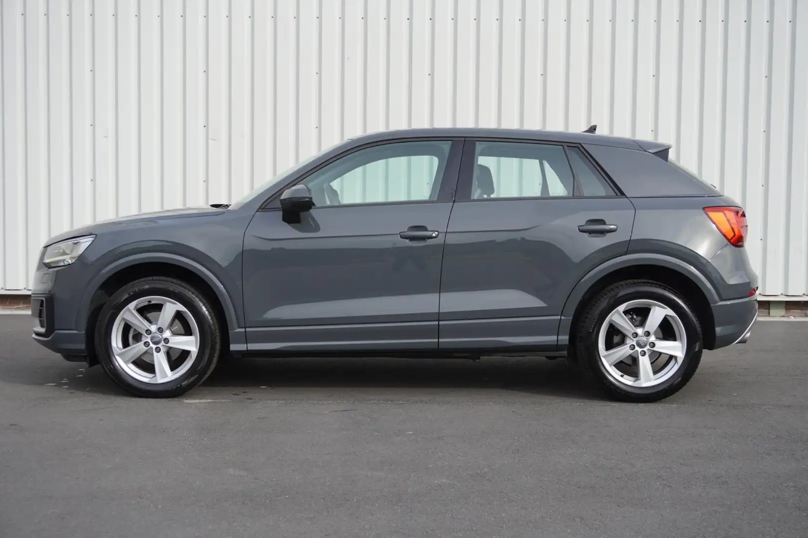 Audi Q2 35 TFSI epic| Automaat | 150PK |Airco | Trekhaak | Grijs - 2