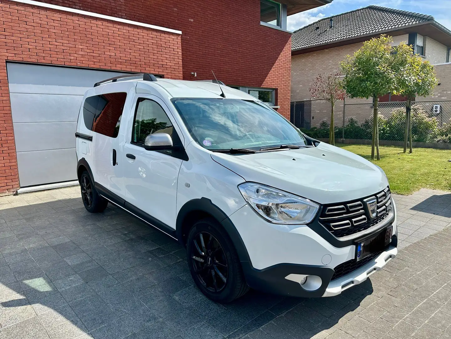Dacia Dokker TCe 130 GPF Stepway Plus Wit - 1