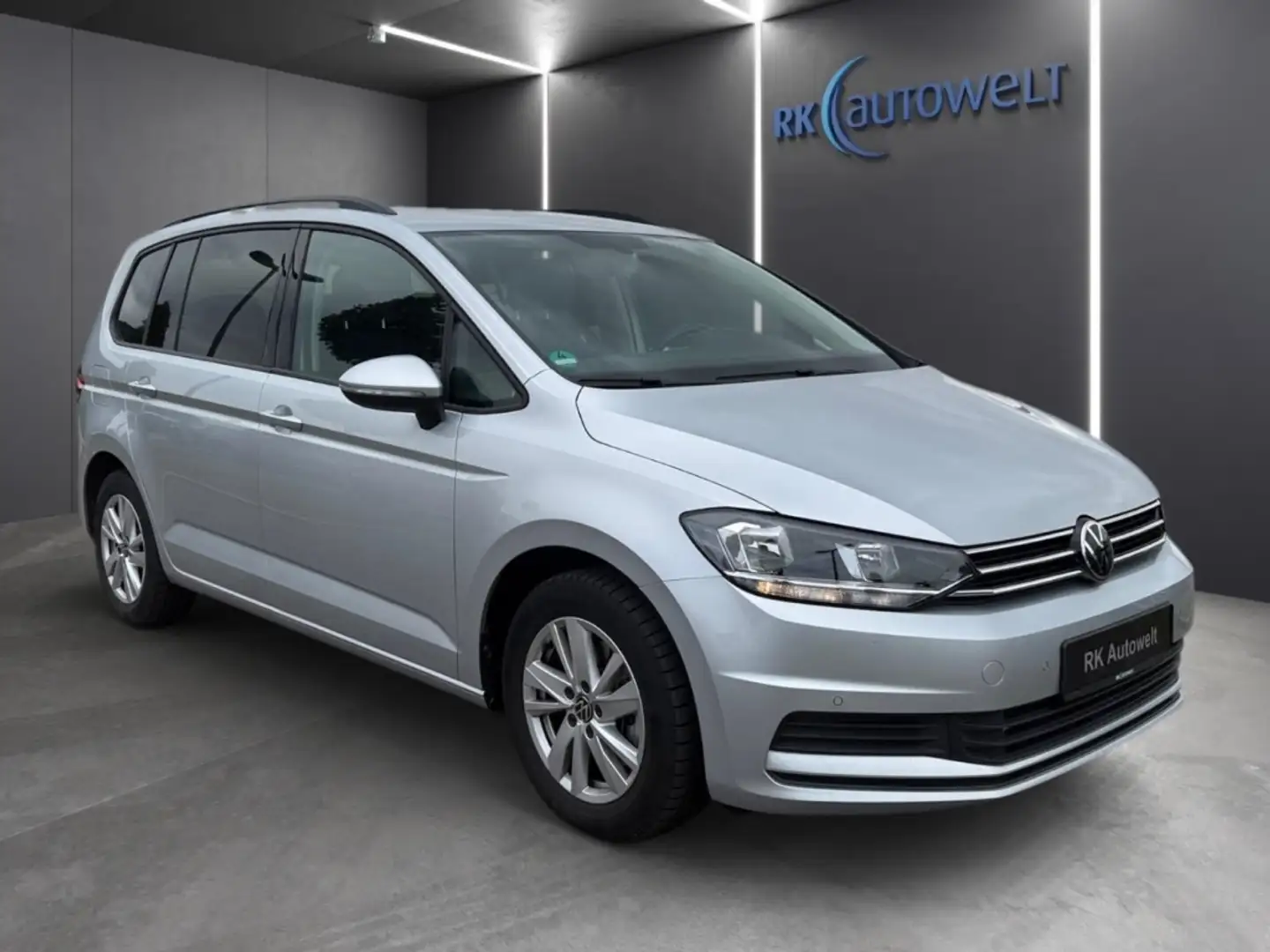 Volkswagen Touran 1.5 TSI Comfortline Navi DAB Rückfahrkam. Silver - 2
