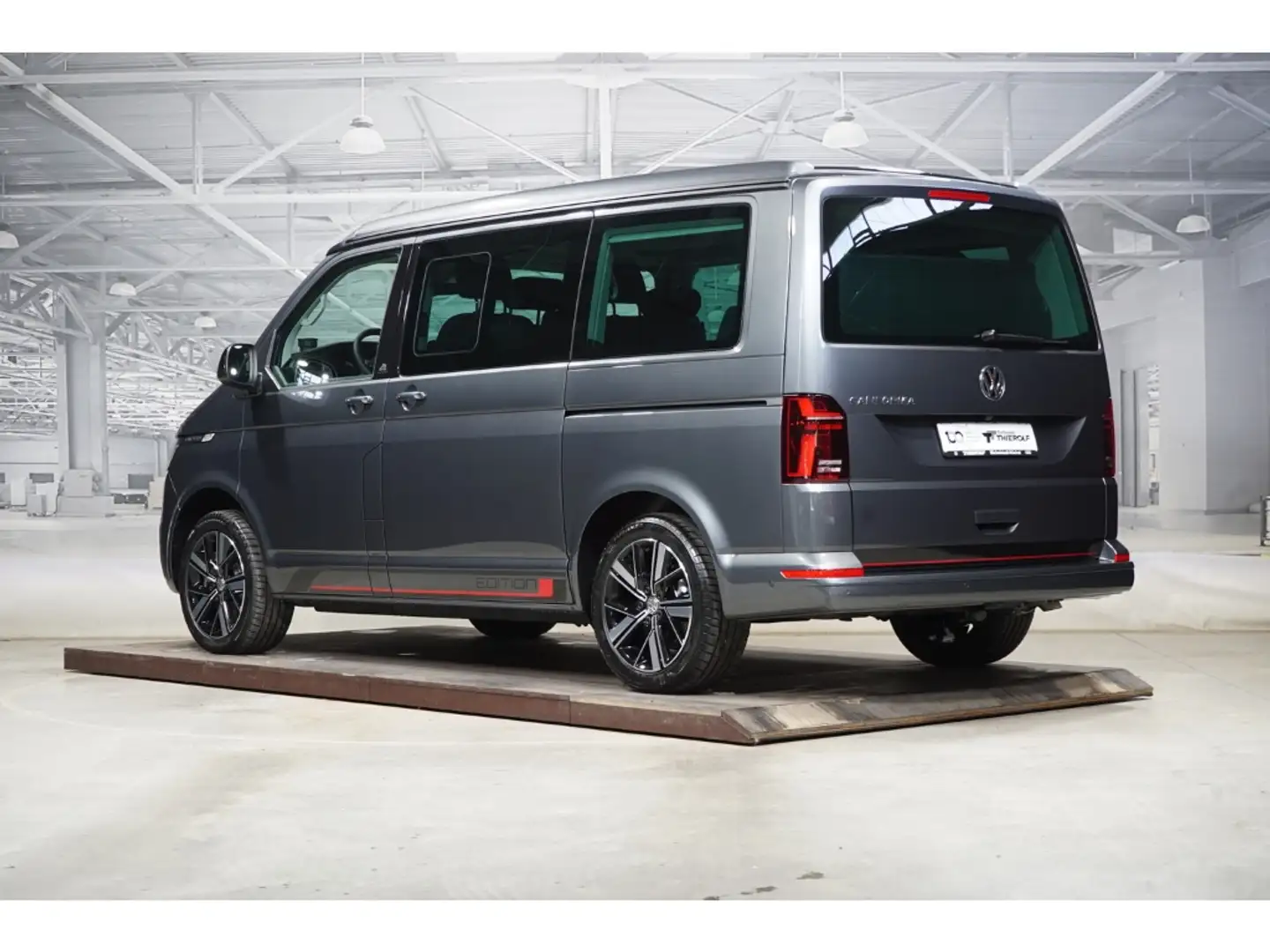 Volkswagen T6.1 California Beach Tour 2.0 TDI Last Edition AH Grey - 2