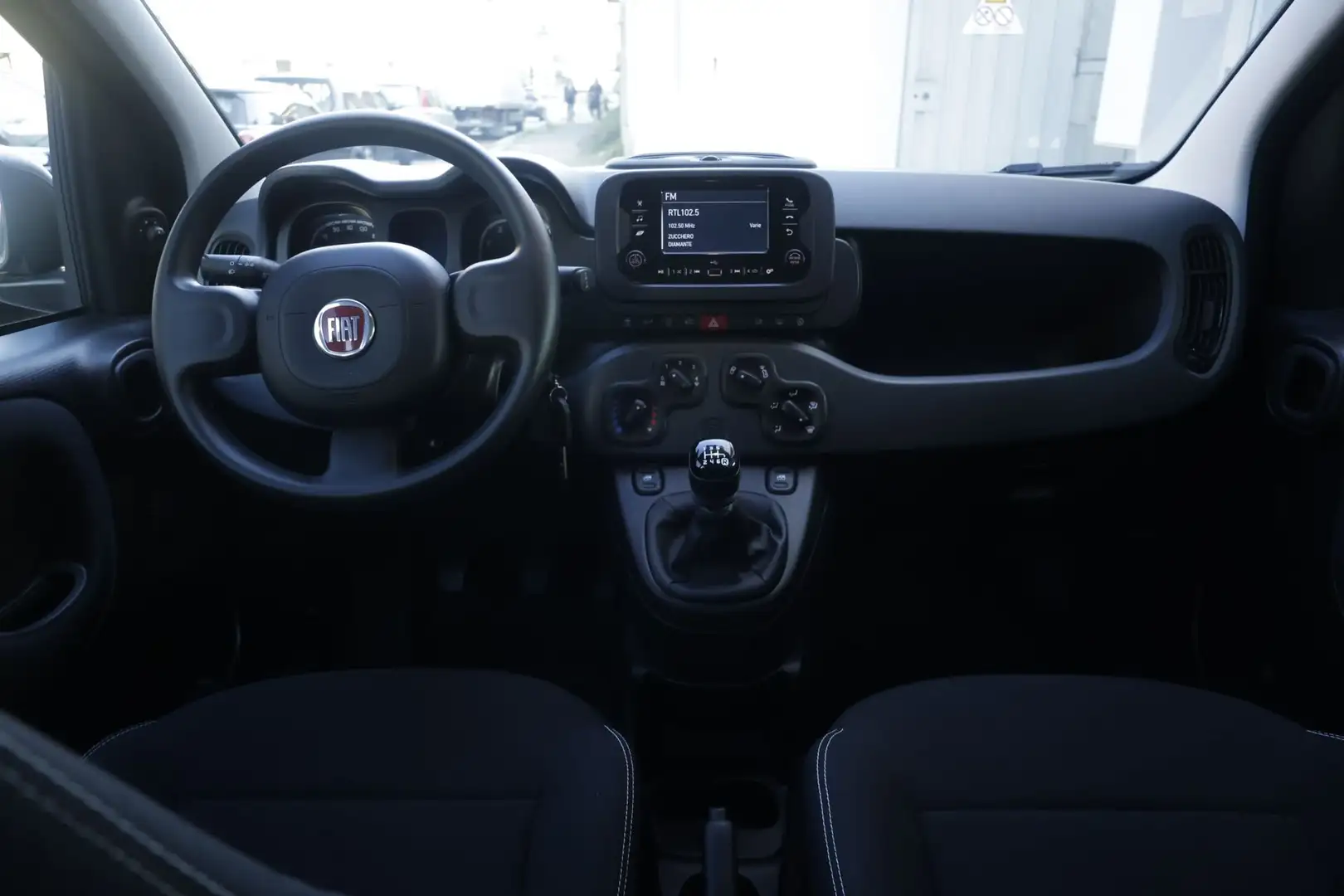 Fiat Panda 1.0 FireFly S&S Hybrid PROMOZIONE Unicoproprietar Zwart - 2