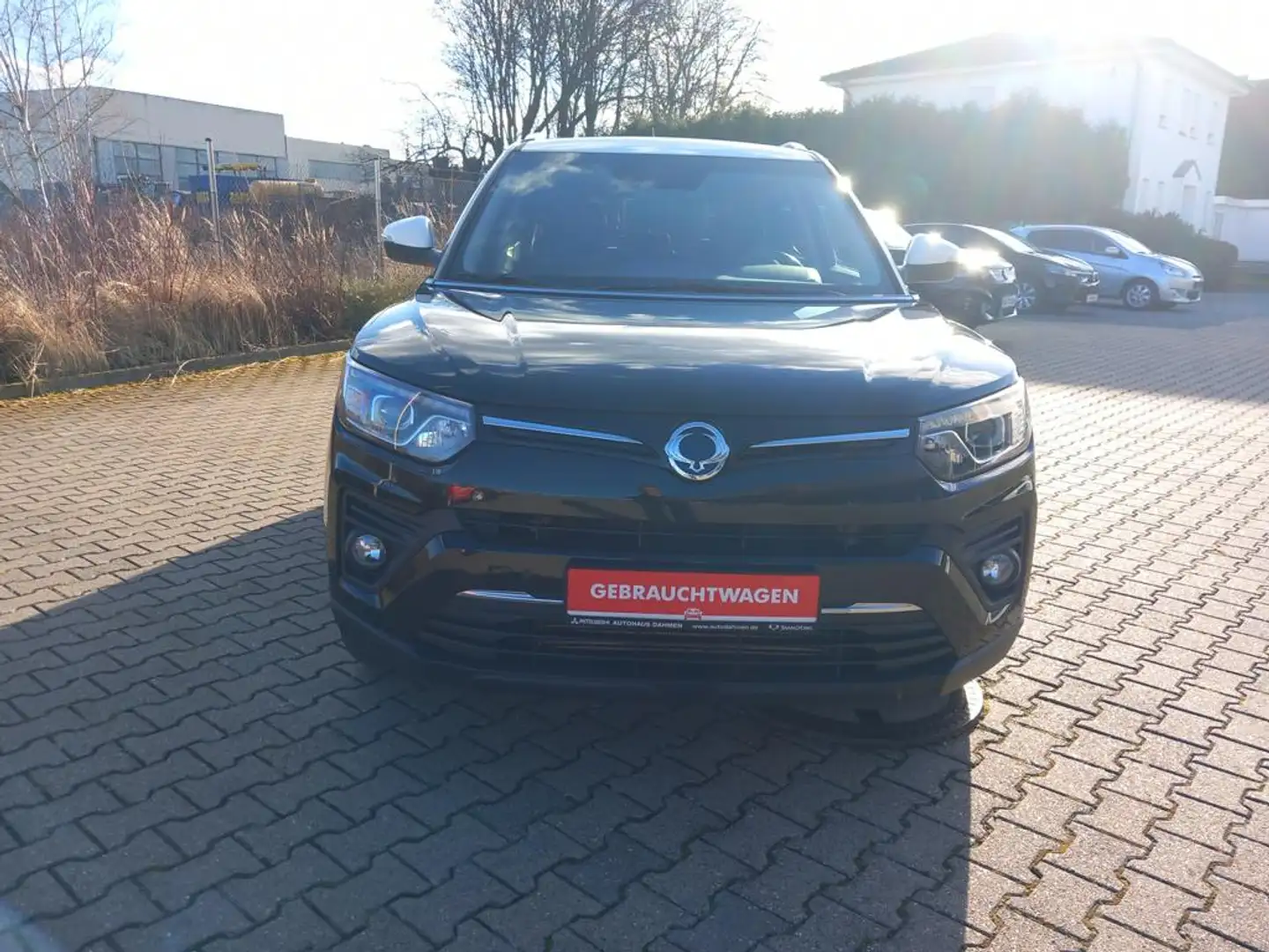 SsangYong Tivoli 1.5 2WD Sitz-/Lenkr-Heizung, Navi, Klima Schwarz - 2