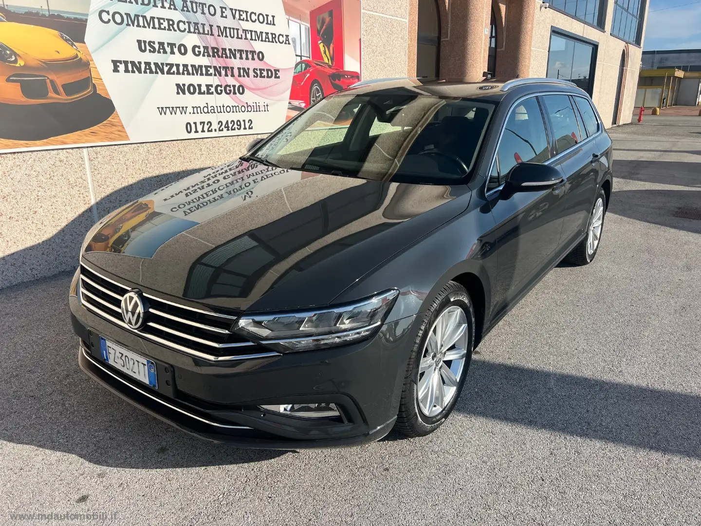 Volkswagen Passat Variant Var. 1.6 TDI DSG Business BMT NUOVO MODELLO TAGLIA Gris - 1