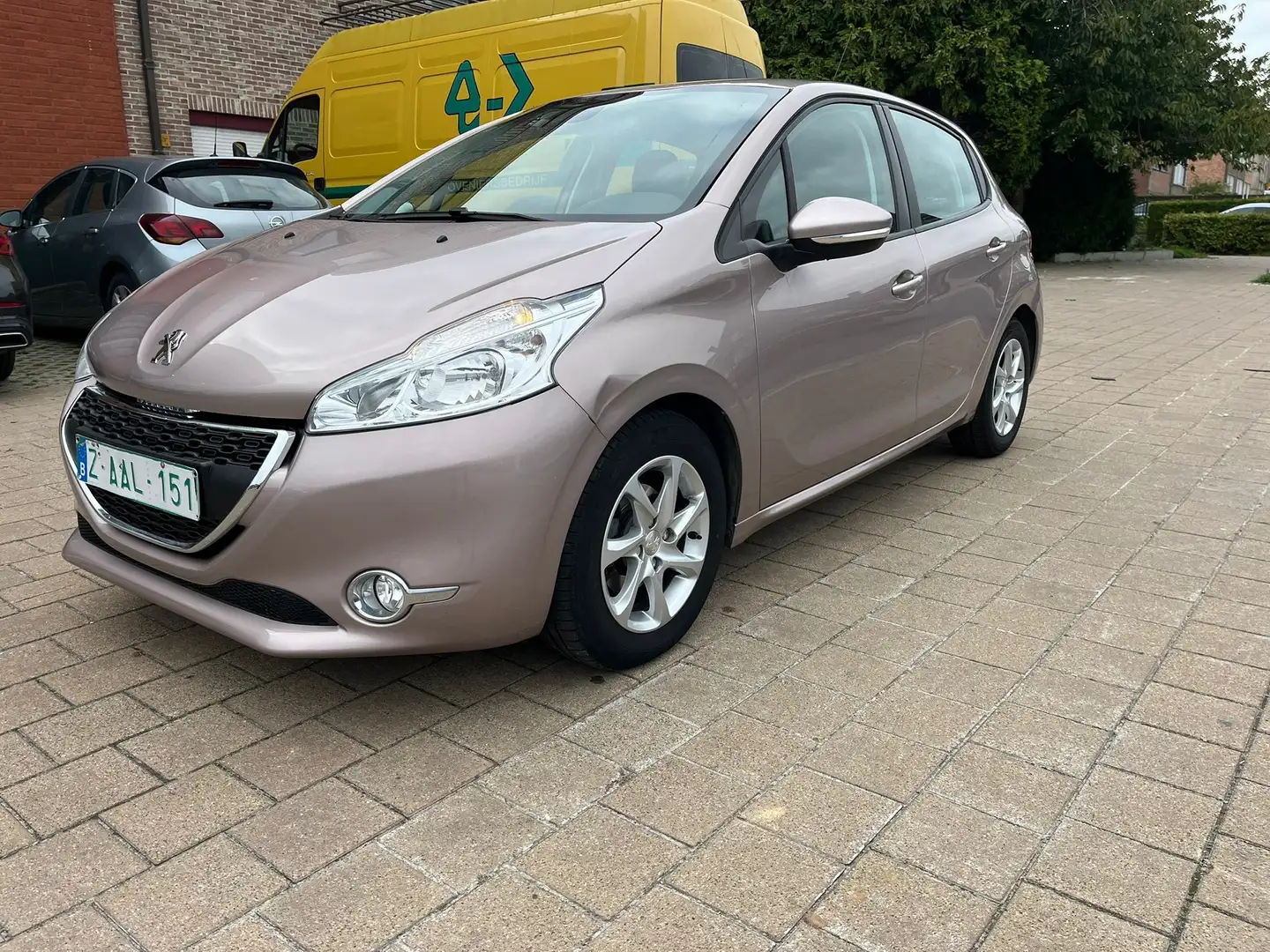 Peugeot 208 208 1.2vti 27000 km AUTOMATIQUE Or - 2