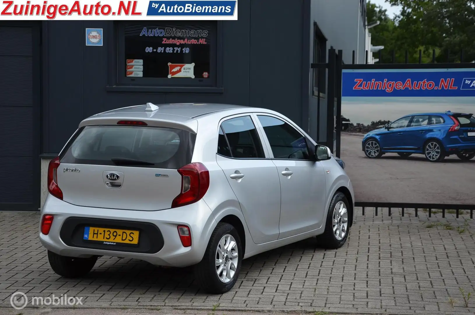 Kia Picanto 1.0i DynamicLine Navi Apple Carplay Camera Grijs - 2