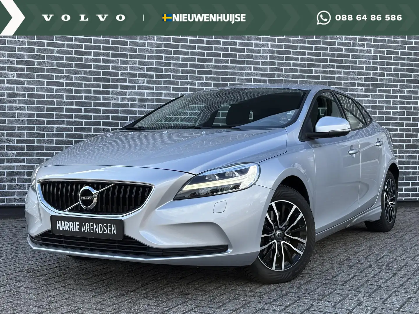 Volvo V40 2.0 T2 Nordic+ | Navigatie | Standkachel | Cruise Gris - 1