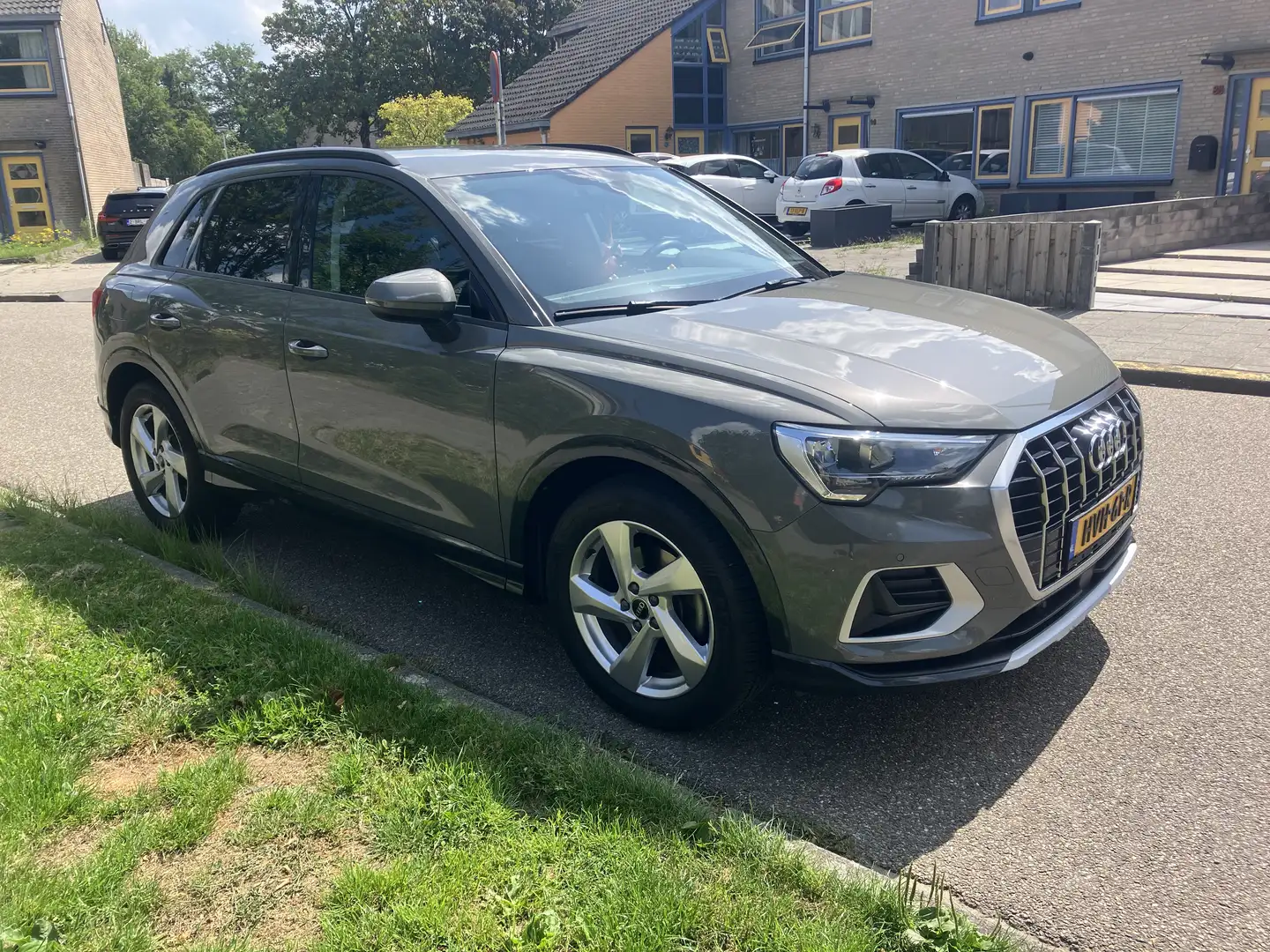 Audi Q3 35 TFSI Advanced Edition Šedá - 1