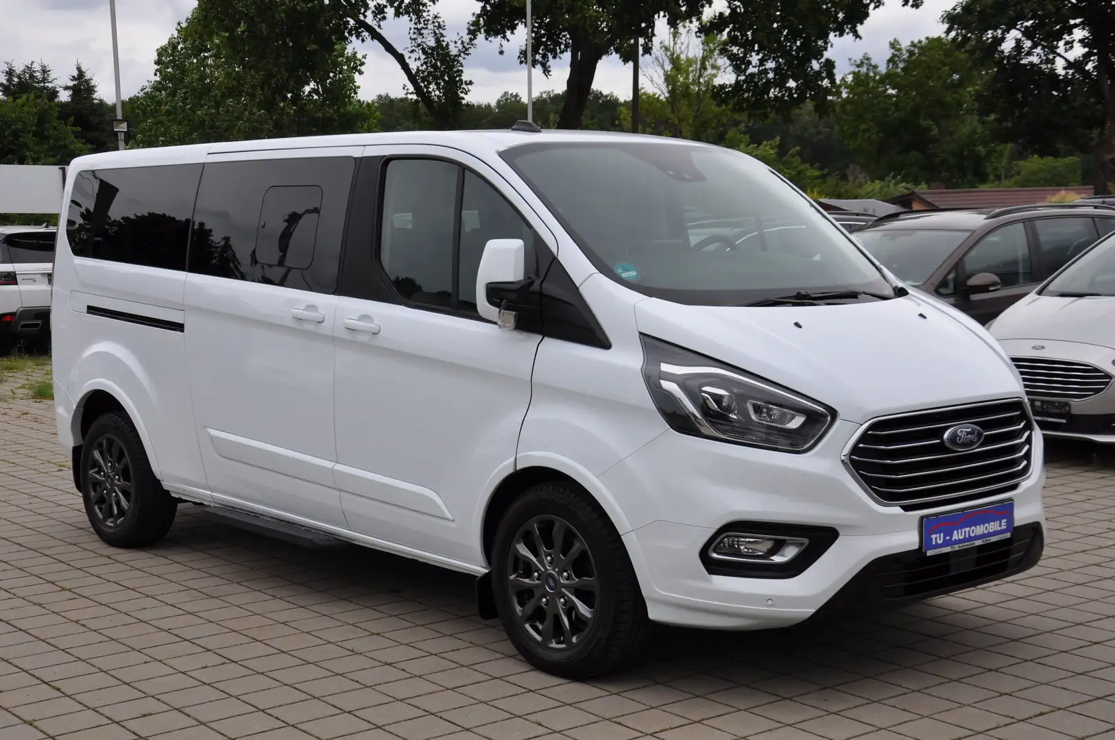 Ford Tourneo Custom L2 Titanium X Aut. STANDHZ-AHK-ACC-LEDER-KAM-XENON Weiß - 1