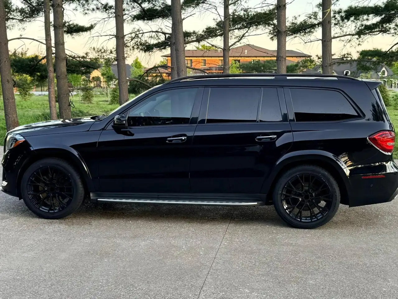 Mercedes-Benz GLS photo Mercedes-Benz GLS