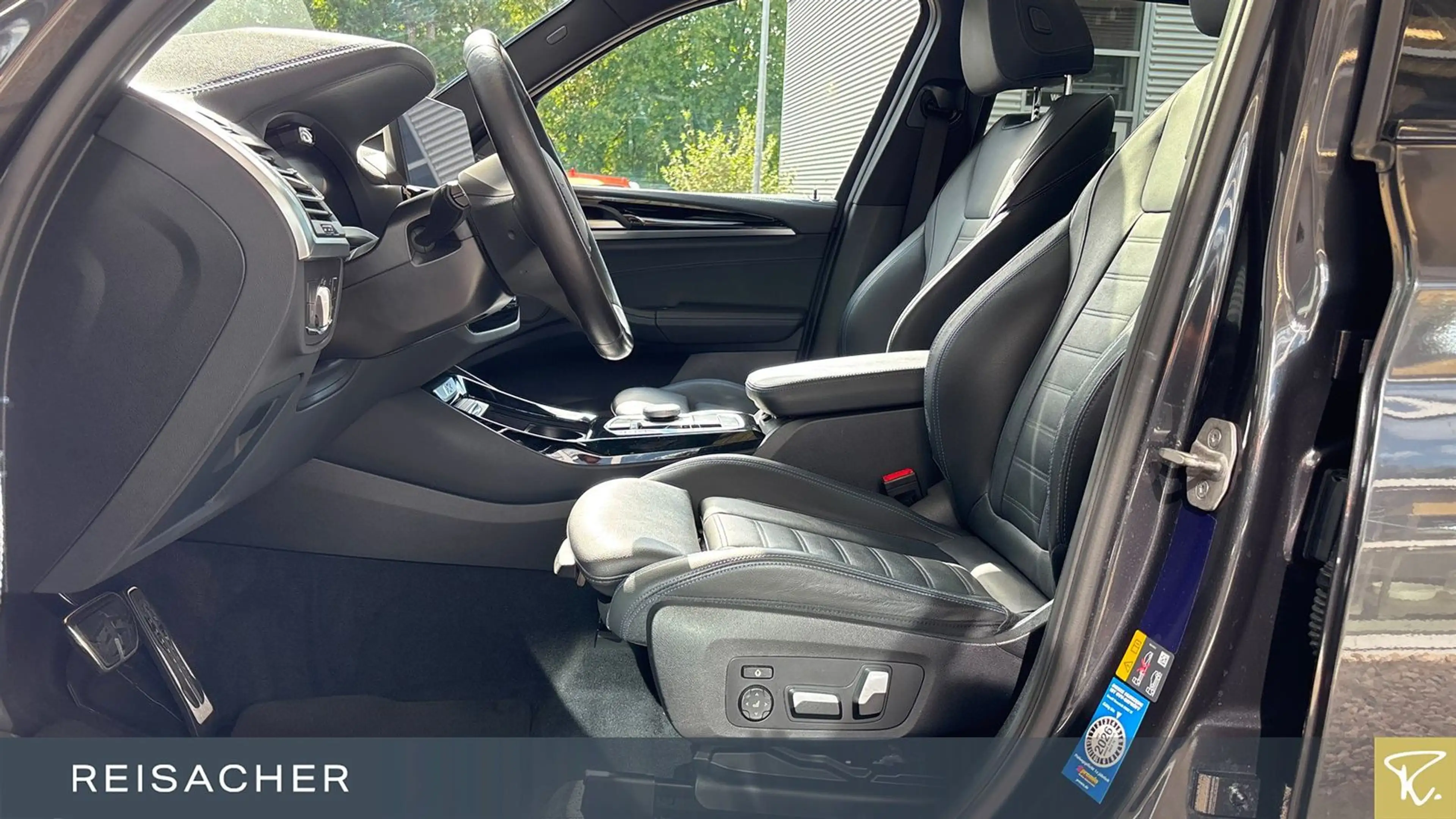 BMW iX3 IX3 A M SPORT LCProf,AHK,DAProf,HUD,PA+,20" — photo 4