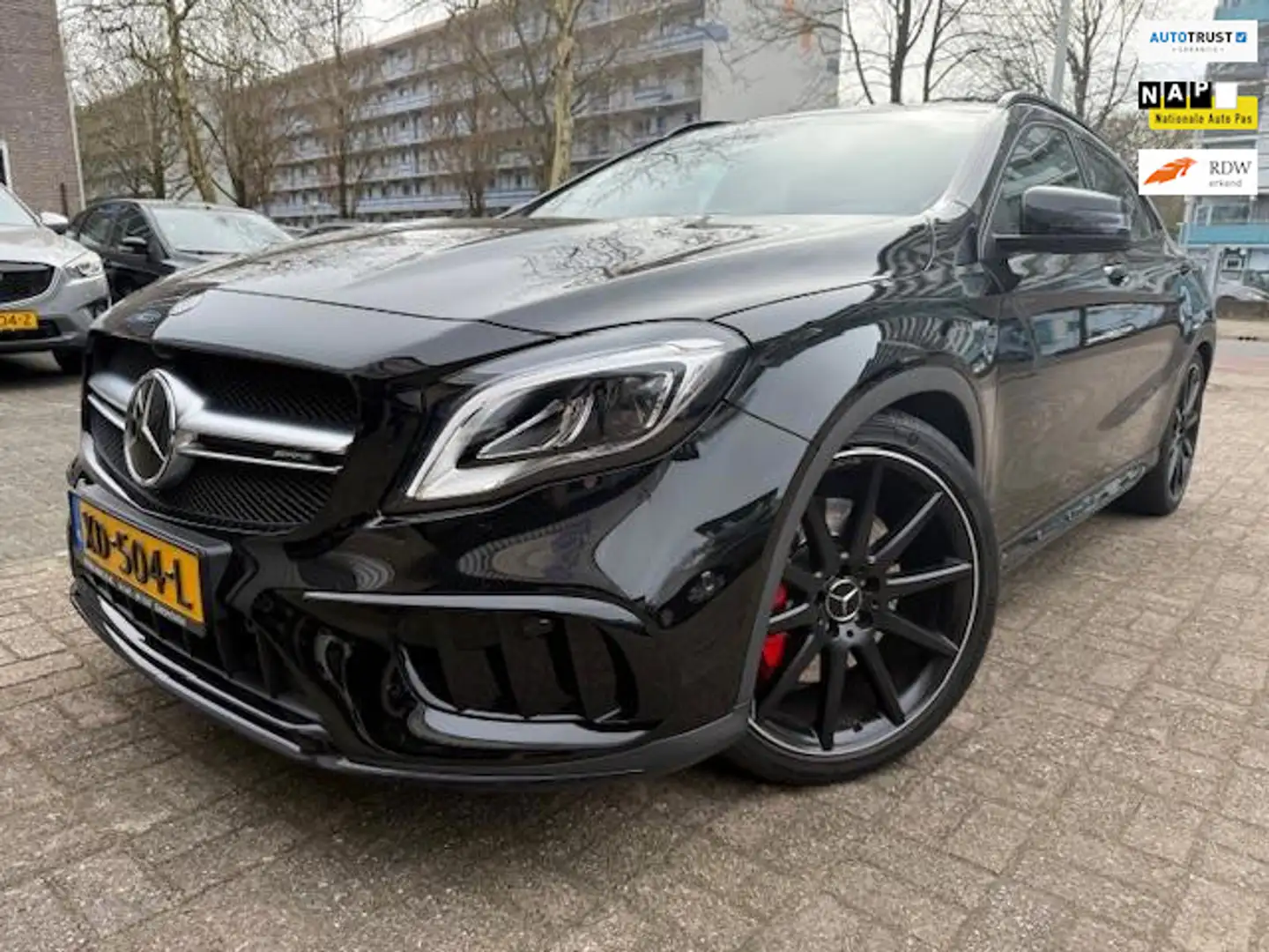 Mercedes-Benz GLA 45 AMG 4MATIC Premium Noir - 1