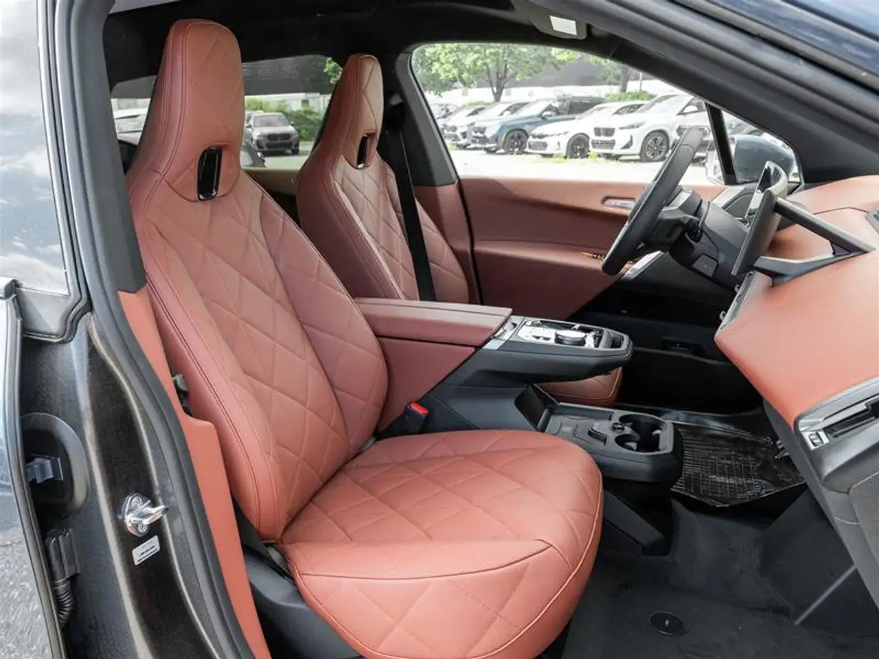 BMW iX снимка BMW iX