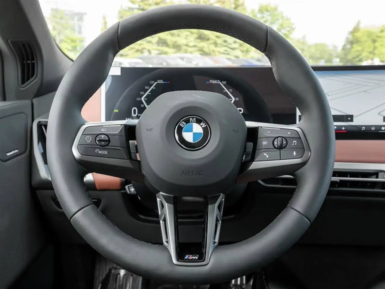 BMW iX снимка BMW iX