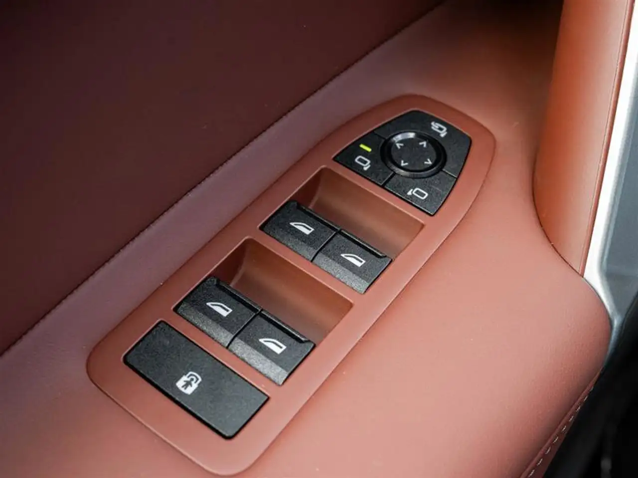 BMW iX снимка BMW iX
