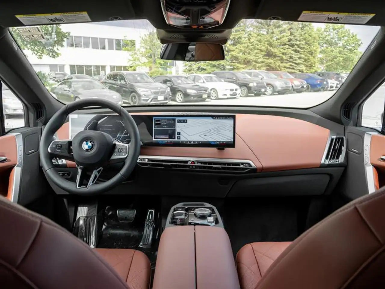 BMW iX снимка BMW iX