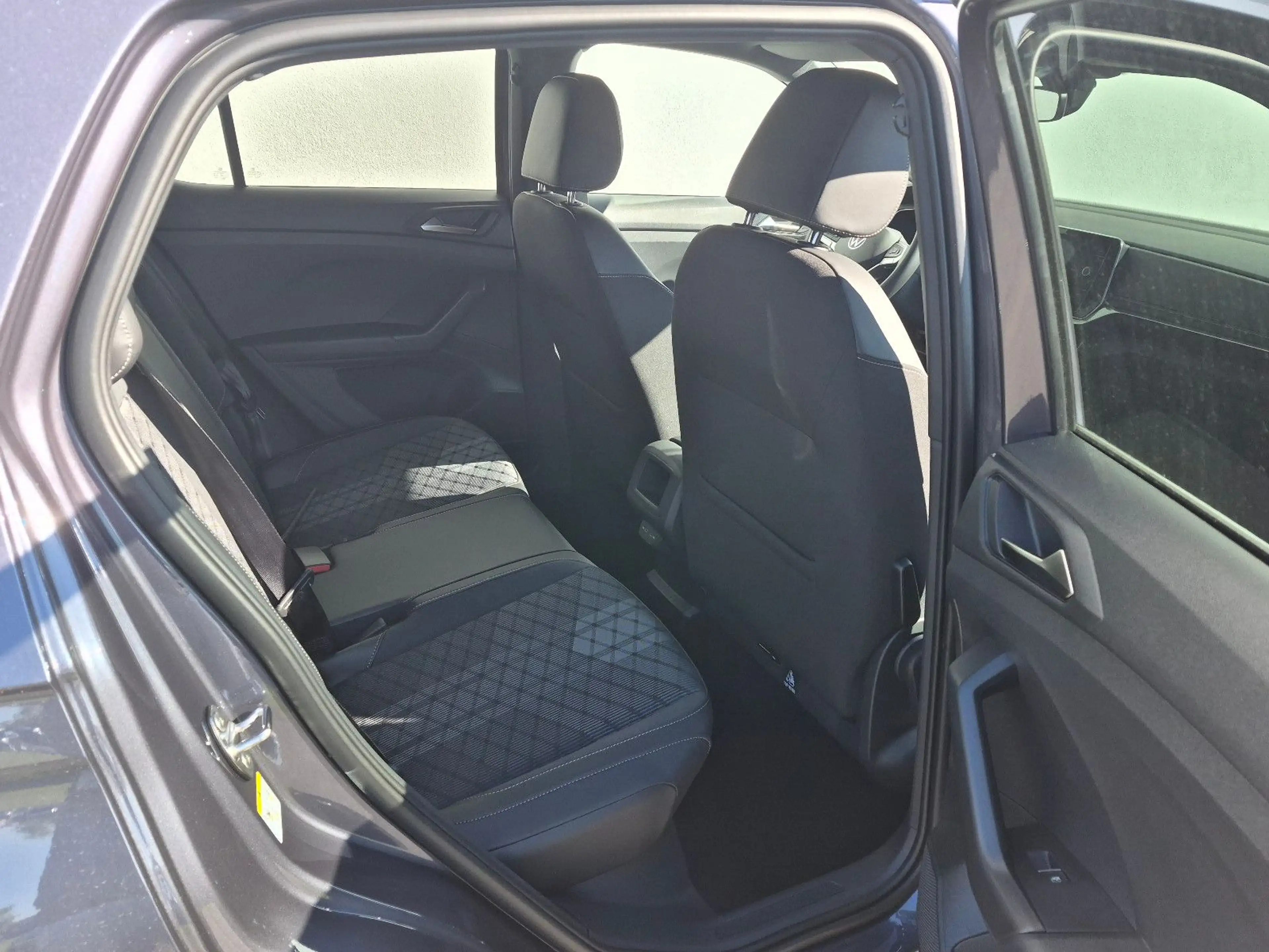 Volkswagen T-Cross 1.0 TSI R-Line AHK/Rkam/ACC/Shz/5J.Garan — photo 9