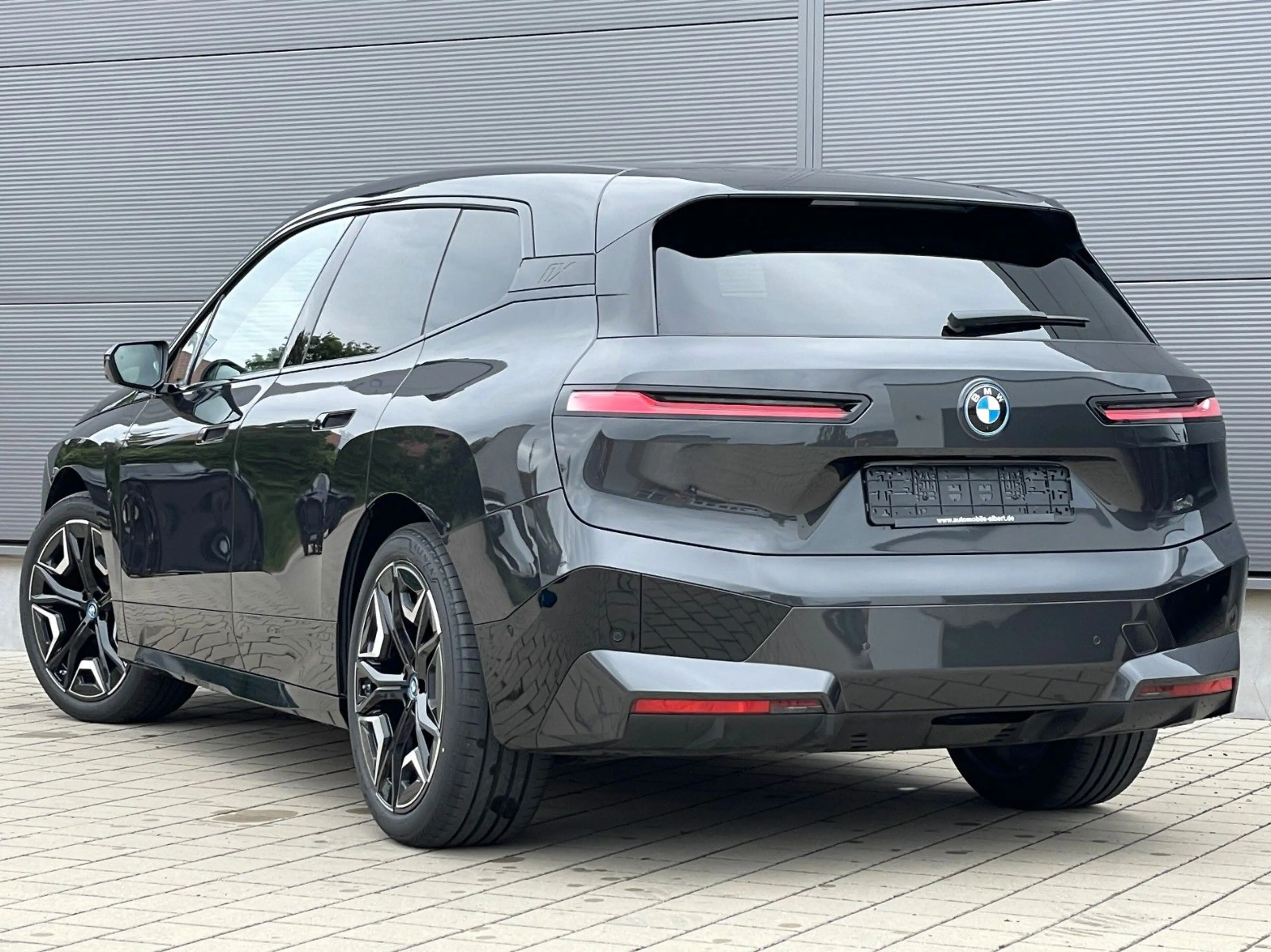 BMW iX 50 xDrive Sport*Pano*AHK*360°*H/K*Sitzbelüft — photo 3