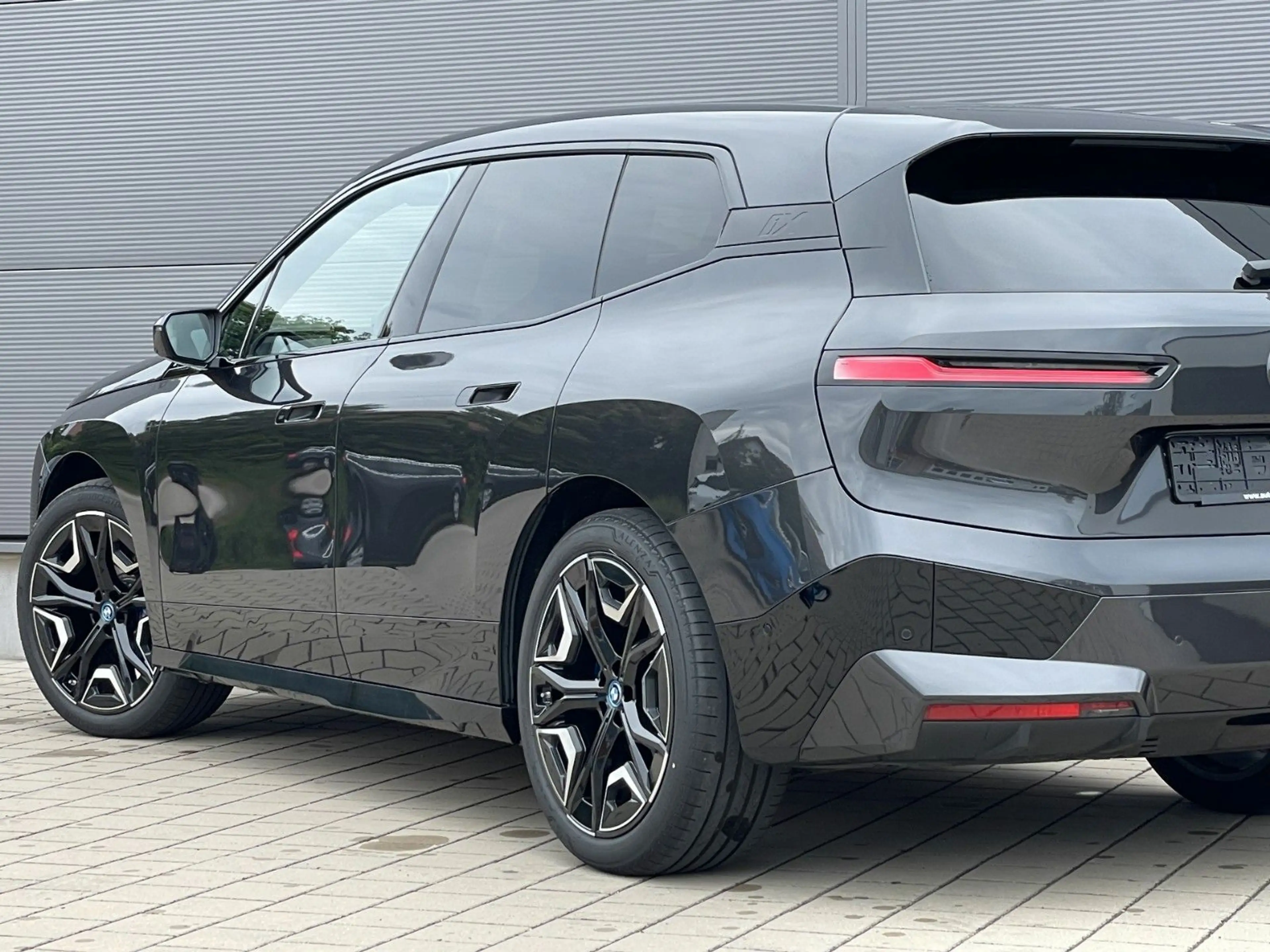 BMW iX 50 xDrive Sport*Pano*AHK*360°*H/K*Sitzbelüft — photo 9