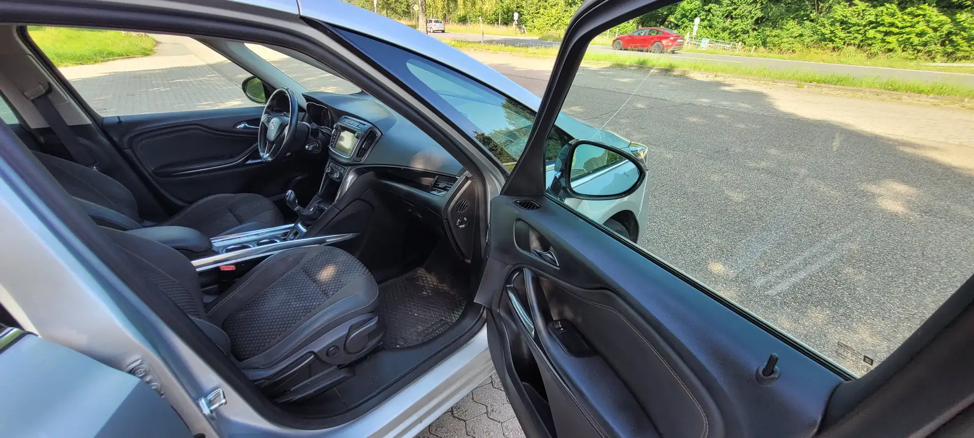 Opel Zafira Tourer Zafira Tourer 1.6 CDTI ecoFLEX Start/Stop drive Silber - 2