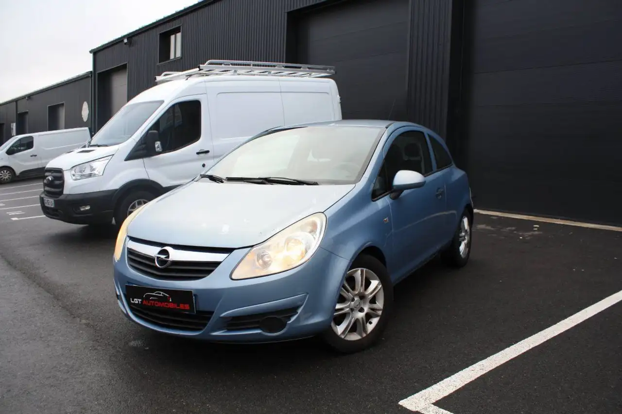 Opel Corsa IV 1.2 Twinport Enjoy 3p