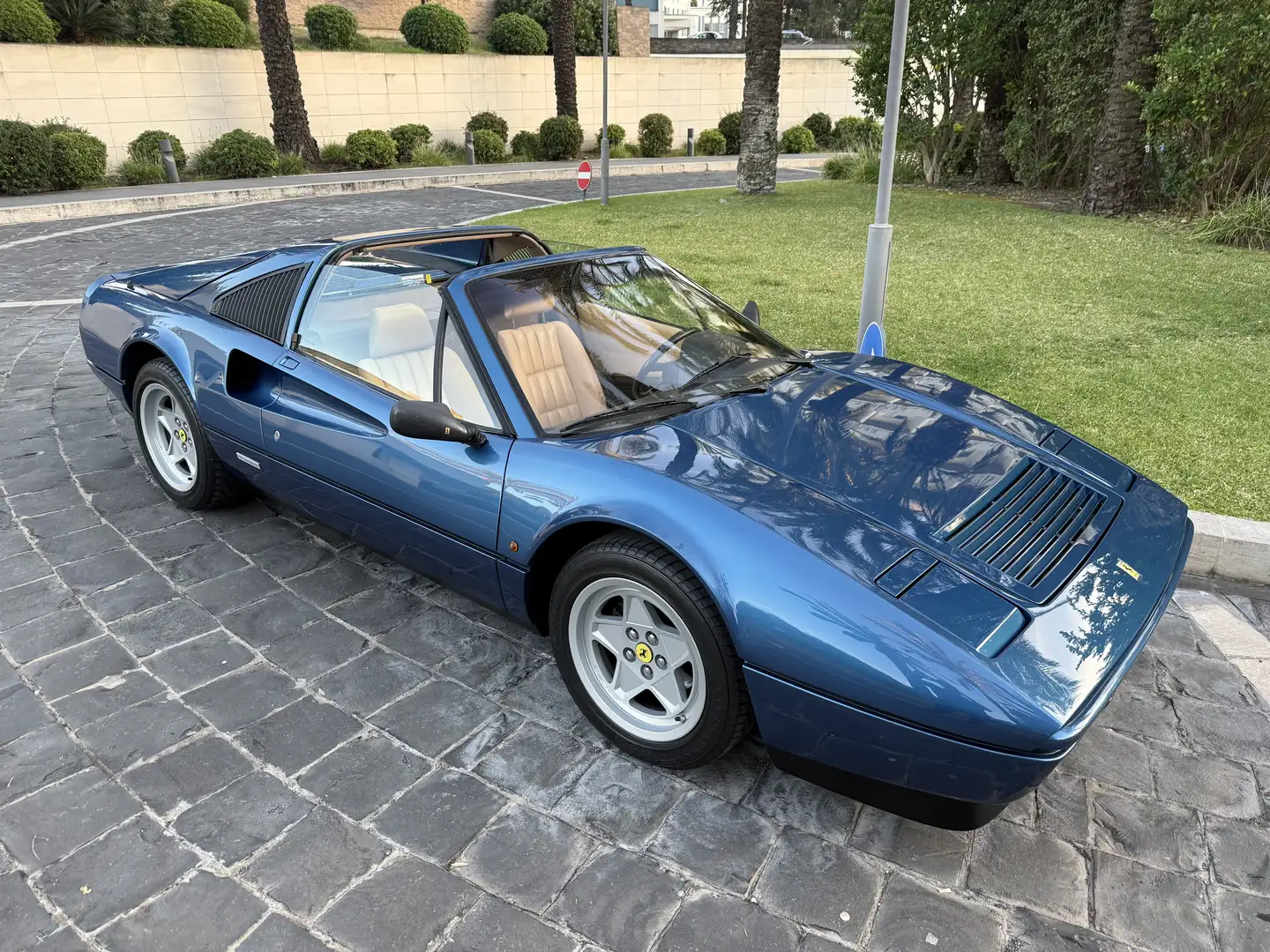 Ferrari 328 GTS - 2