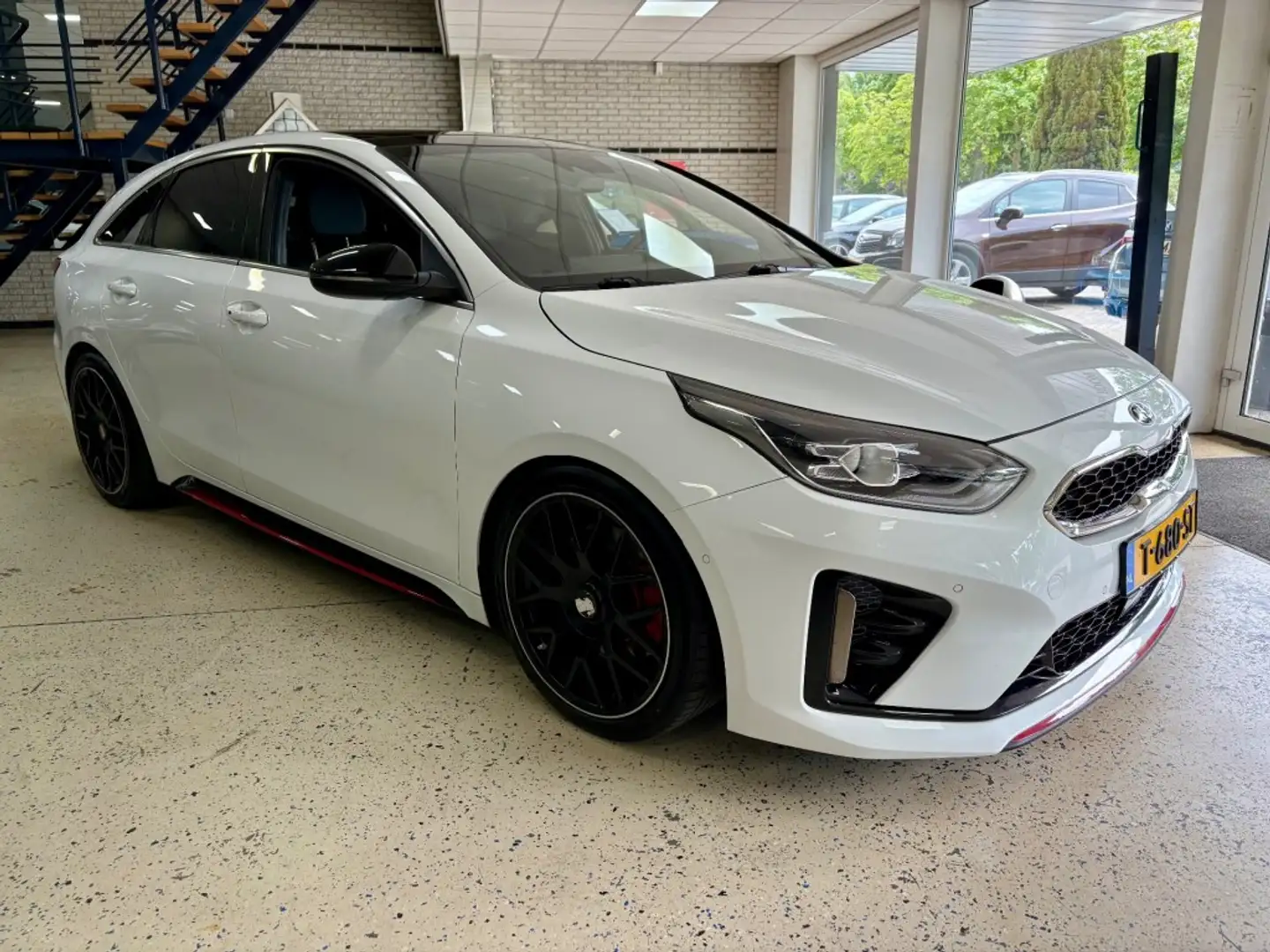Kia ProCeed / pro_cee'd 1.6 T-GDI GT 204pk VOL Panorama Leder Multimedia C Blanc - 2