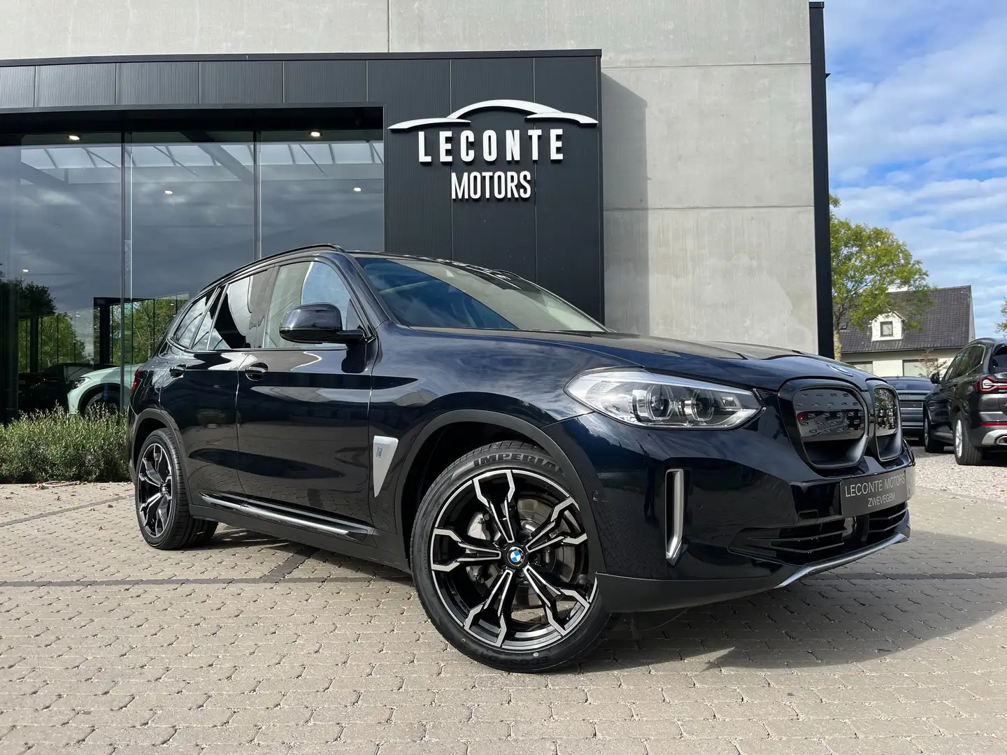 BMW iX3 iX3 Panodak/Leder/Camera/Sfeerverlichting/Carplay Zwart - 1