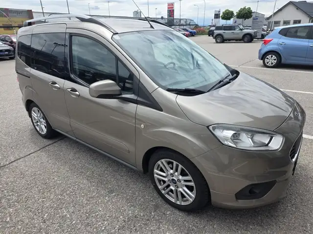 Ford Tourneo Courier Titanium 1,0 Ecoboost Heckschaden!!!