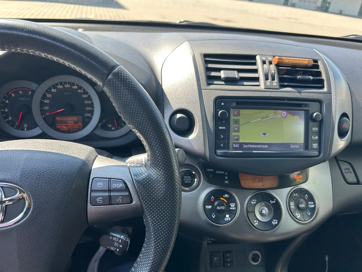 Toyota RAV 4 Schwarz - 2