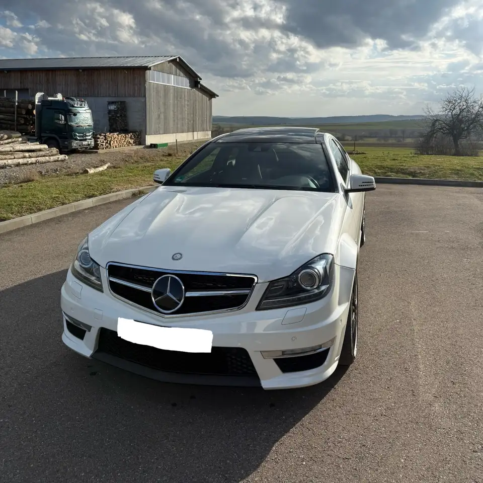 Mercedes-Benz C 63 AMG
