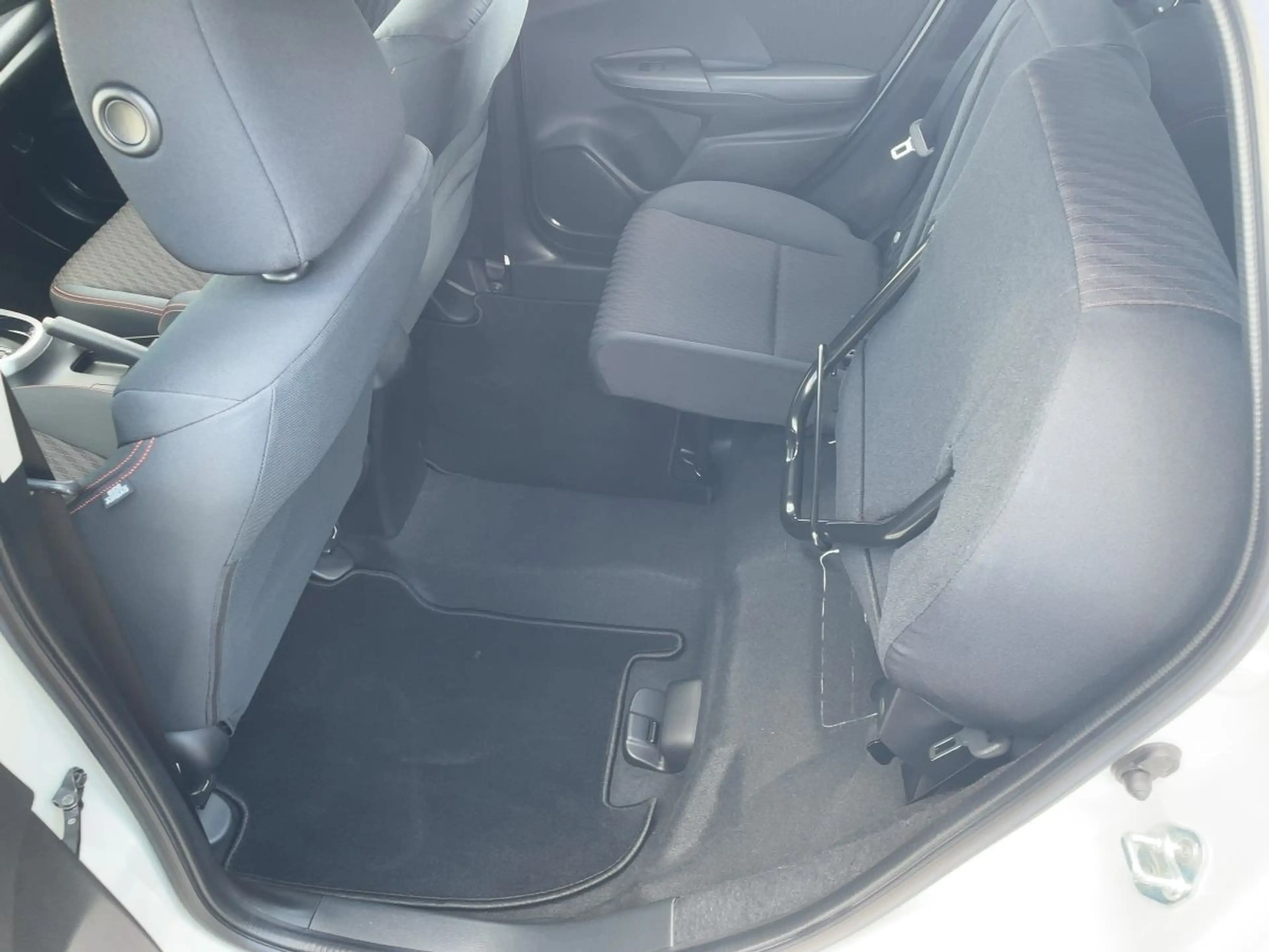 Honda Jazz 1.5 i-VTEC Dynamic Automatik LED+SHZ+LM — photo 11