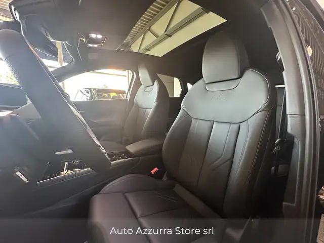 Audi Q3 view 8