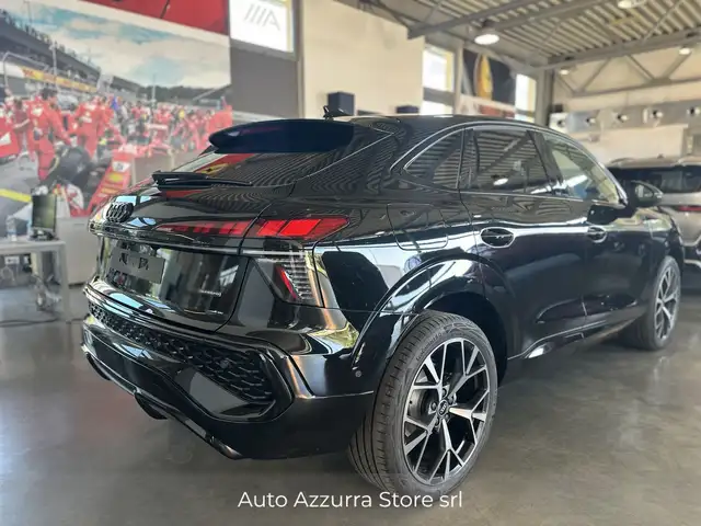 Audi Q3 view 4