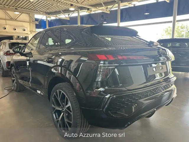 Audi Q3 view 6