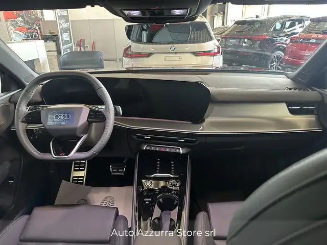 Audi Q3 view 11