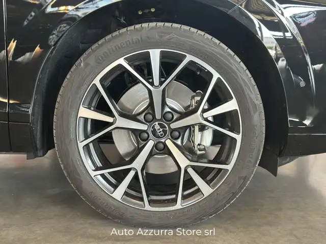 Audi Q3 view 7