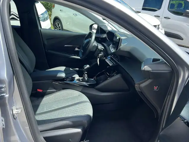 Peugeot 208 view 16