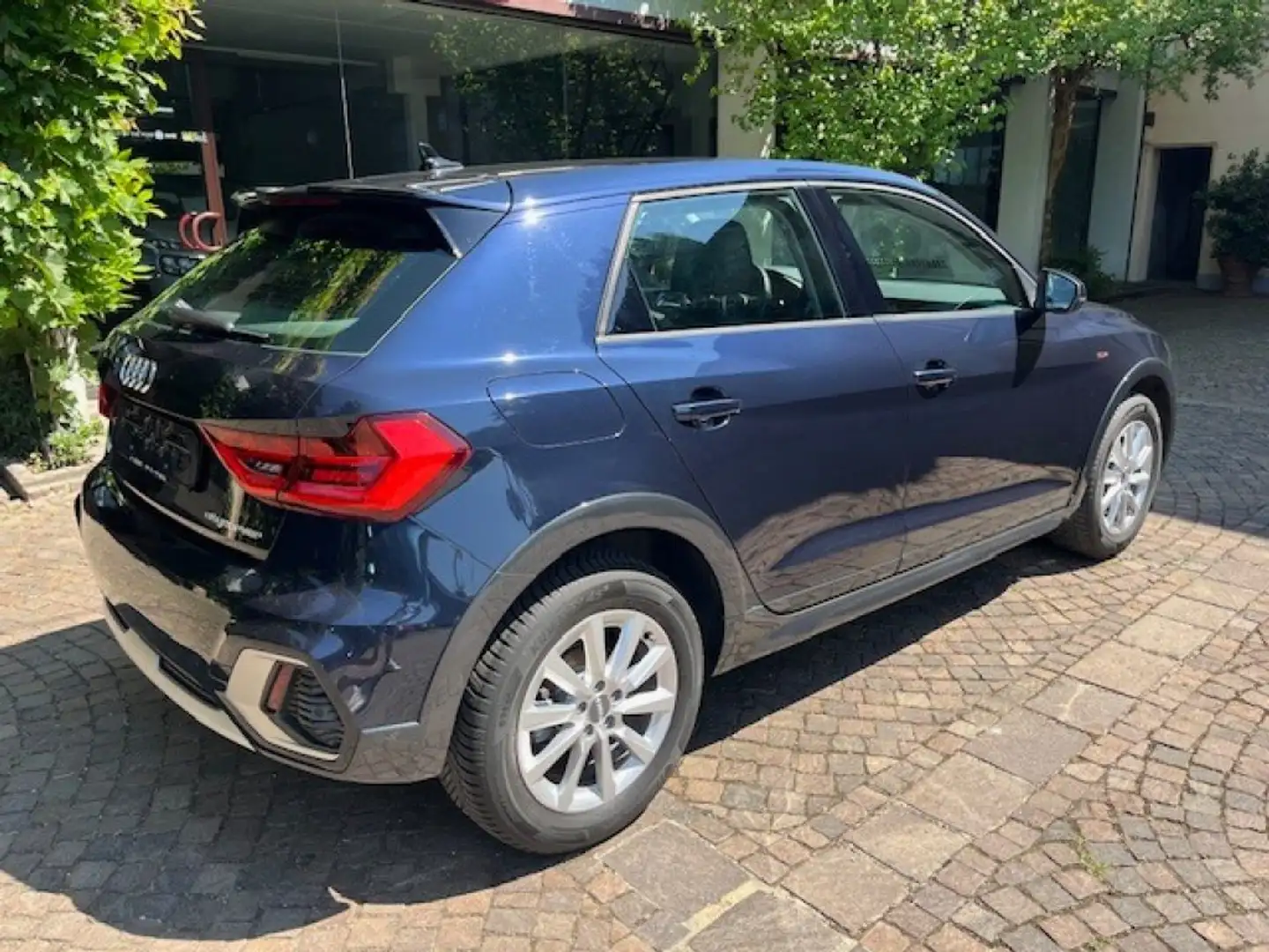 Audi A1 SPB Citycarver S tronic S line edition Blu/Azzurro - 2