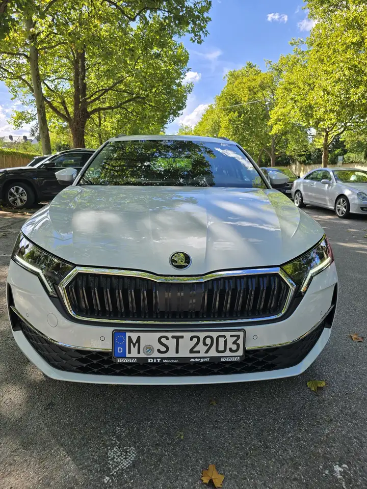 Skoda Octavia Combi 1.5 TSI Mild Hybrid mHEV DSG Sportline — photo 1 of 20