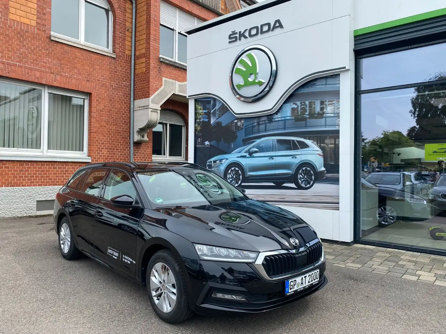 Skoda Octavia Combi Ambition 1.0 TSI DSG 81kW  NAVI Schwarz - 1