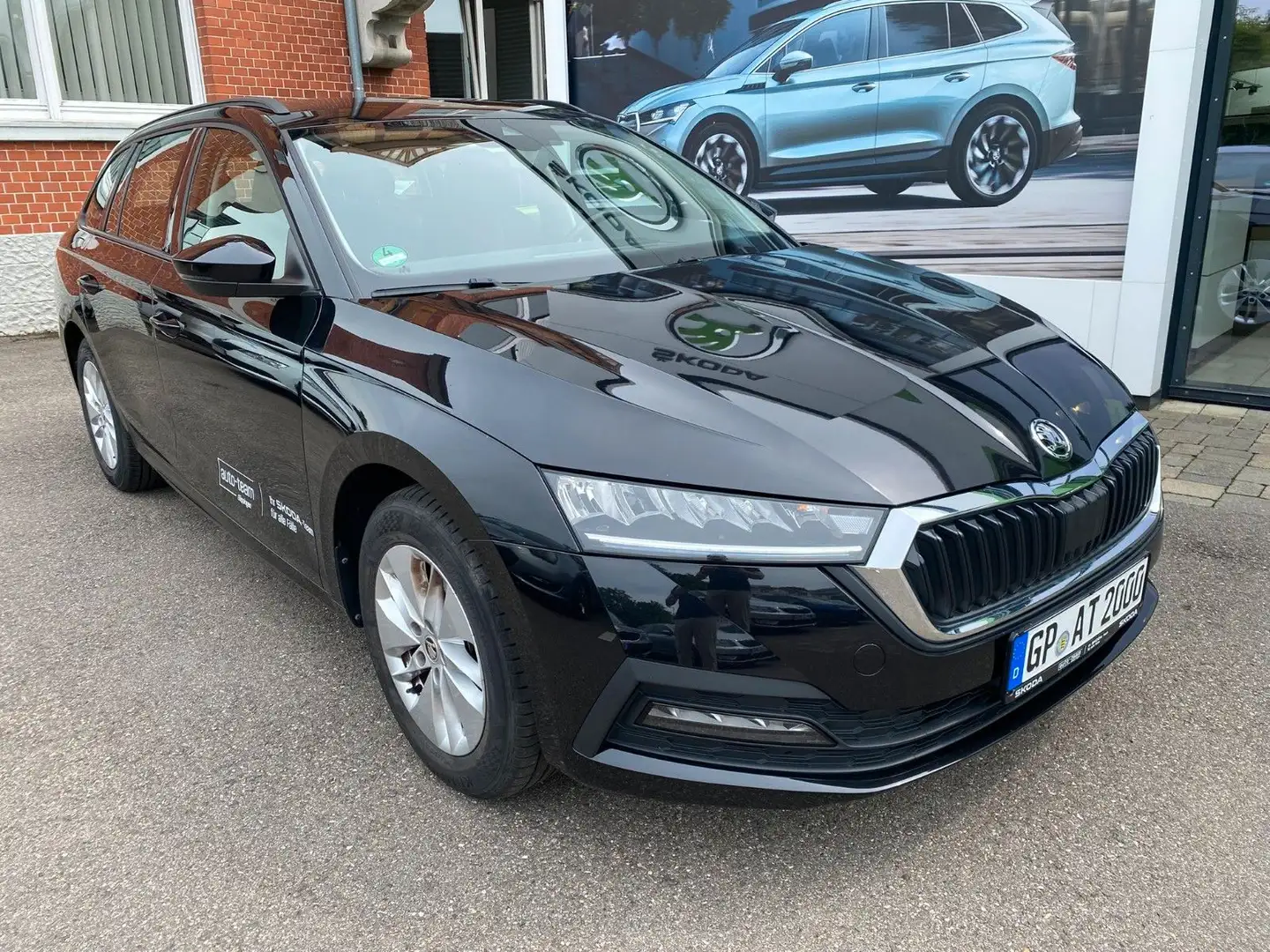 Skoda Octavia Combi Ambition 1.0 TSI DSG 81kW  NAVI Schwarz - 2