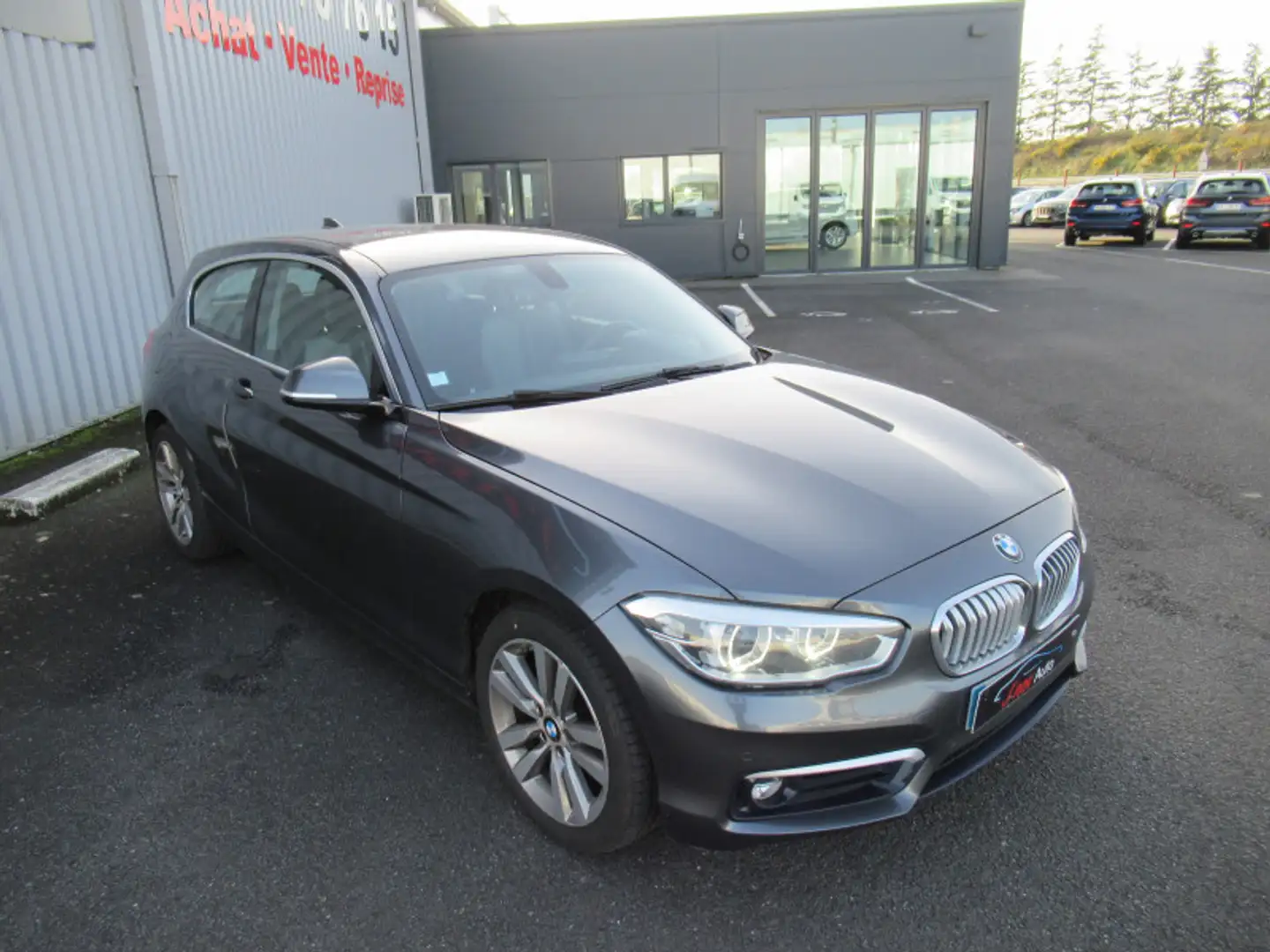 BMW 114 (F21/F20) 114D 95CH SPORT 3P Grau - 2