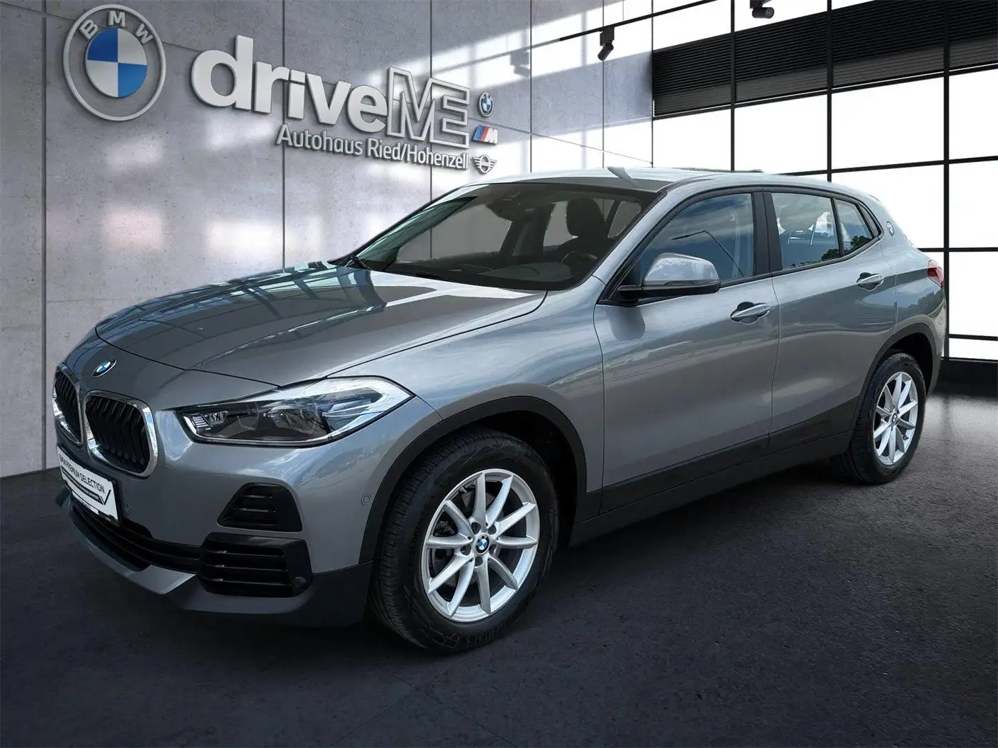 BMW X2 sDrive18i Schwarz - 2