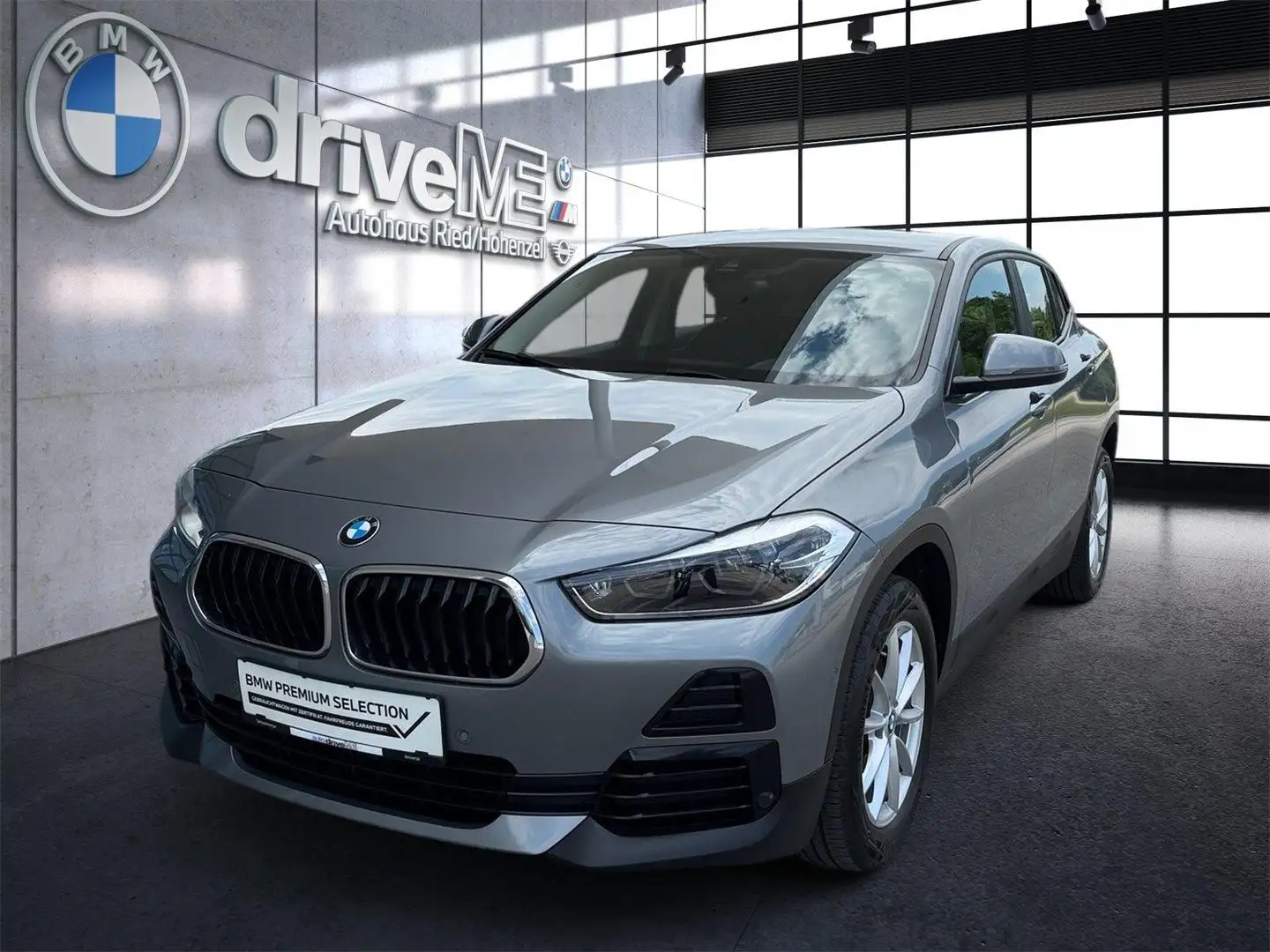 BMW X2 sDrive18i Schwarz - 1